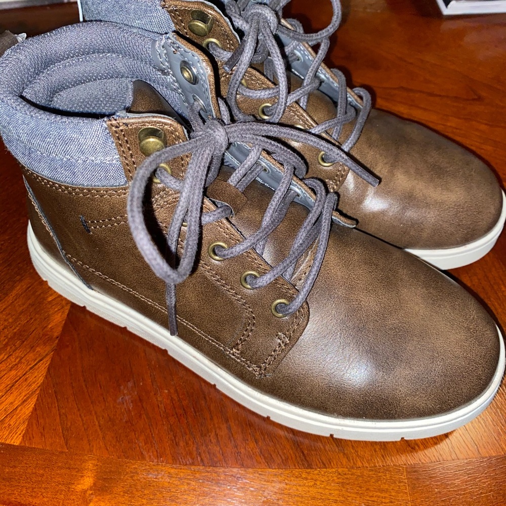 Cat and Jack Brown Shoes
